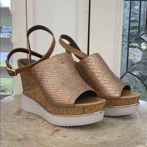 Donald J Pliner Wedge